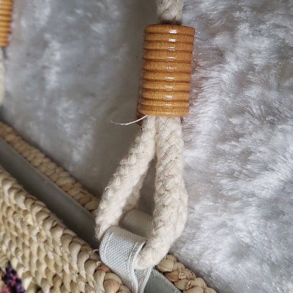 Straw Braided Floral Square Tote Bag in Ivory Woven Beach Shoulder Bag - Picture 7 of 12